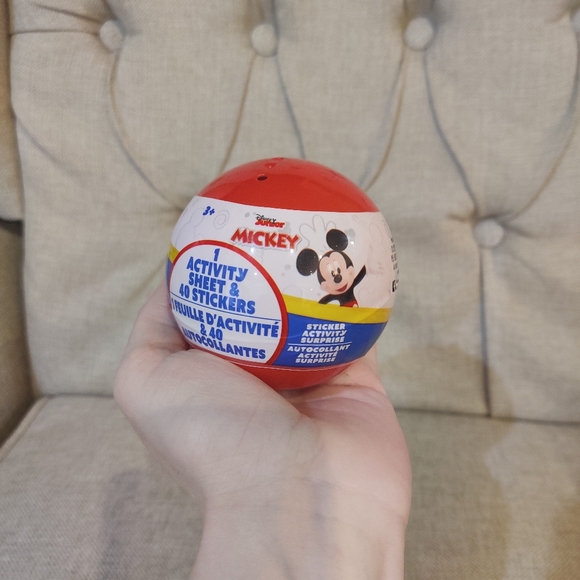 Disney Juniors Mickey Mouse Surprise Activity Sheet and 40 Stickers Ball NWT - Picture 3 of 3